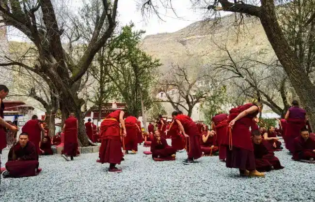 Tibet Sera Monastery debate about Buddhism