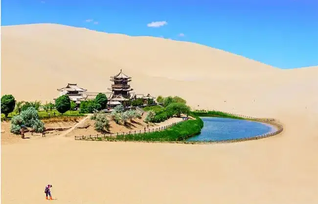 Echoing Sand Mountain & Crescent Lake in Dunhuang