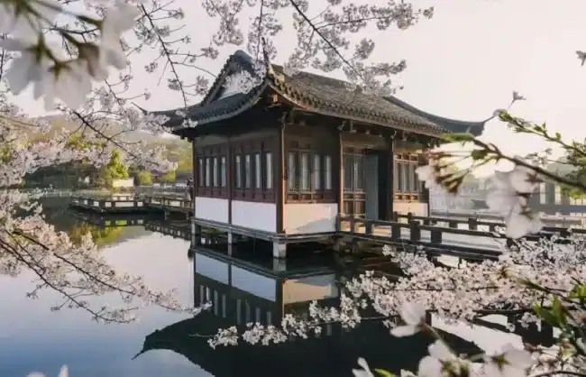 Hangzhou-West-Lake - China Xian Tour: Private & Tailor-Made China Tours Hangzhou West Lake
