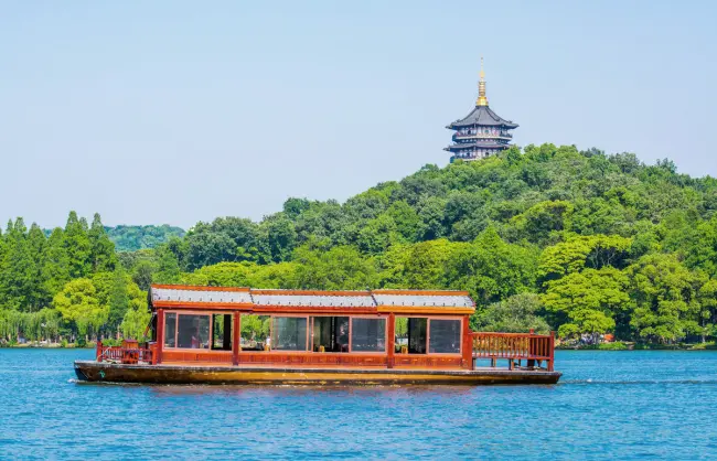 Hangzhou West Lake Boat Trip - China Xian Tour: Private & Tailor-Made China Tours Hangzhou West Lake Boat Trip