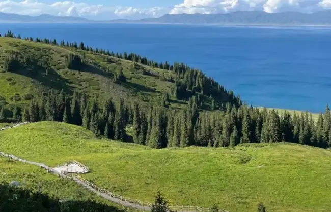Scenery around the Sayram Lake - China Xian Tour: Private & Tailor-Made China Tours Scenery around the Sayram Lake in Xinjiang