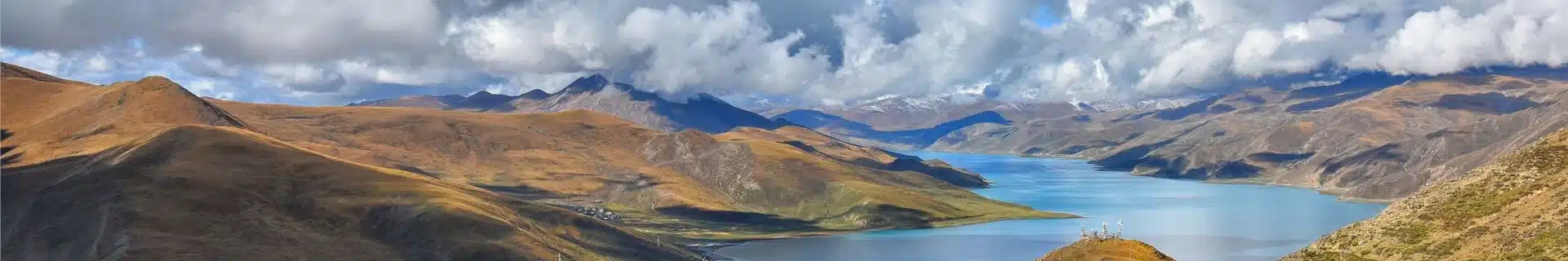 Yamdrok Yamtso Lake Tibet